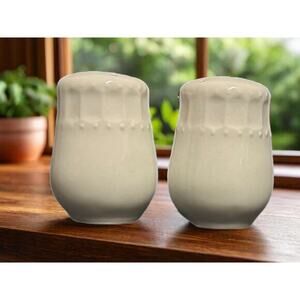 Gibson Regalia White Salt & Pepper Shakers Set Ceramic Ribbed Embossed Design